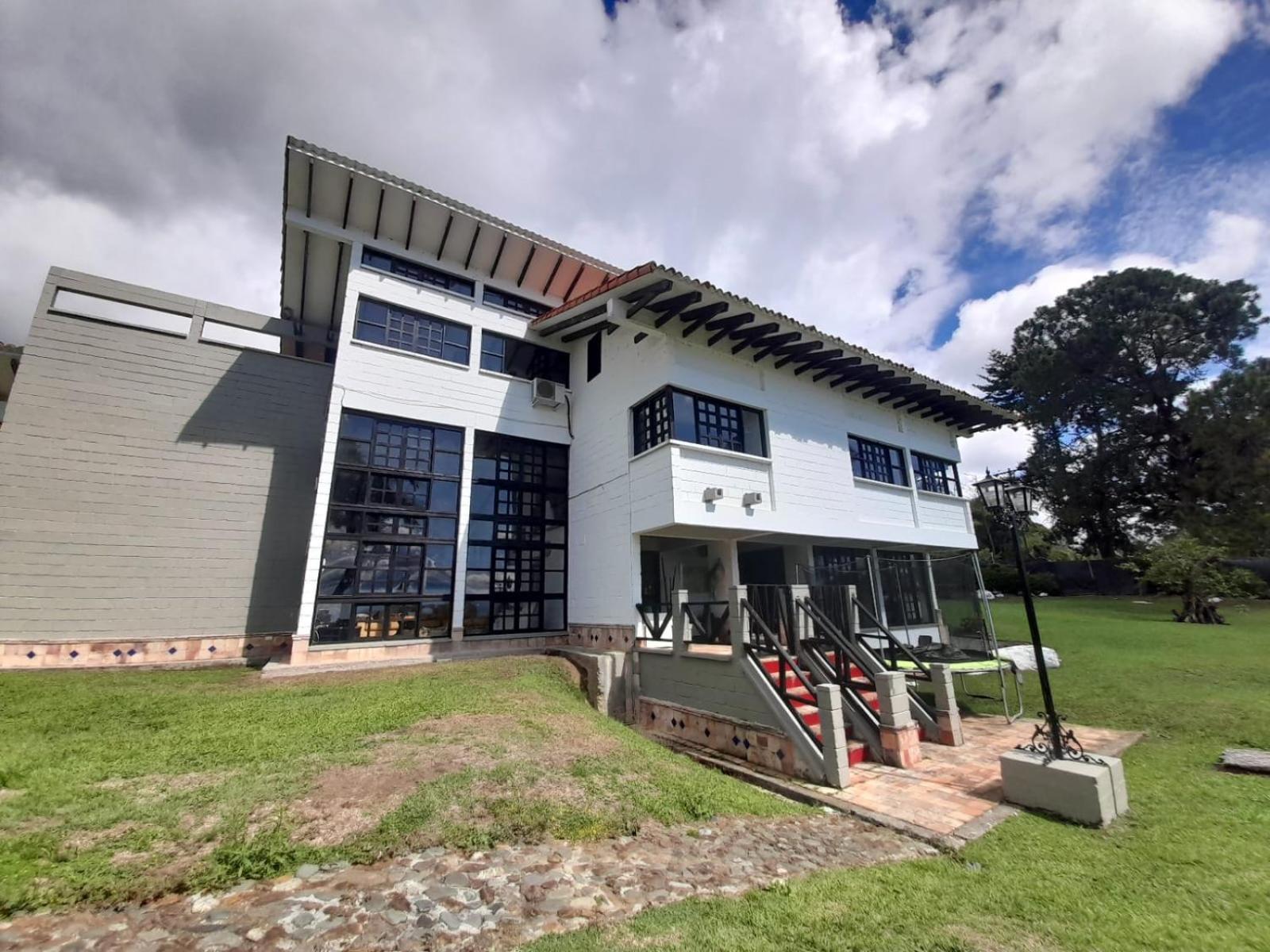 Hotel Maca Lago Calima Exteriör bild